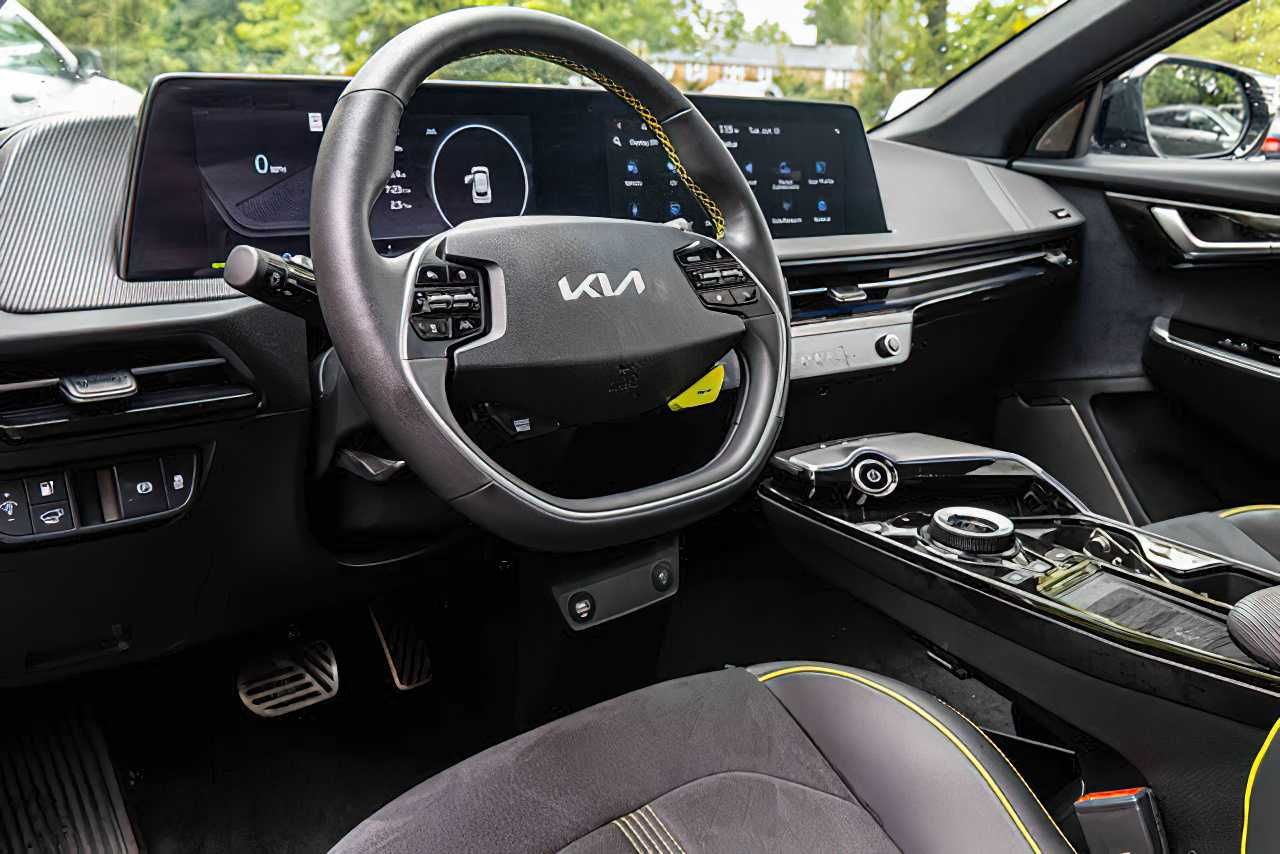 Kia EV6 GT   2024