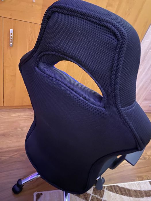 Fotel biurowy obrotowy