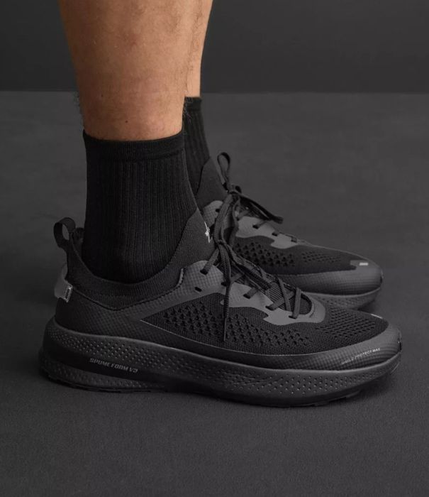 Кросівки Zara чорні для бігу