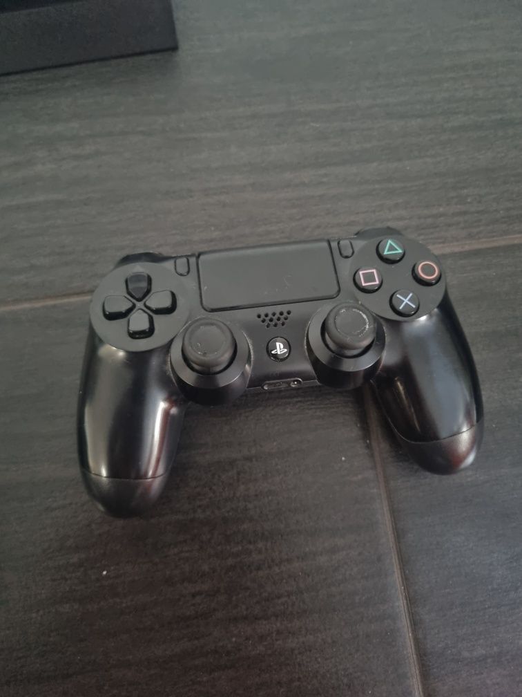 PS4+kable+2 pady+ 9 gier