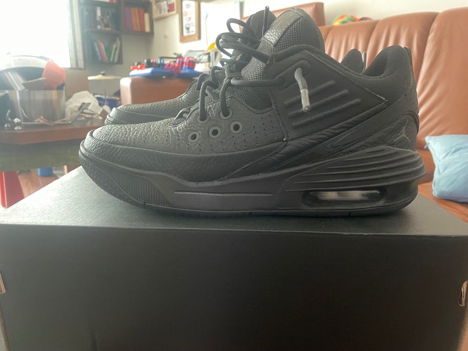 Nike air Jordan aura 5 novas tamanho 42