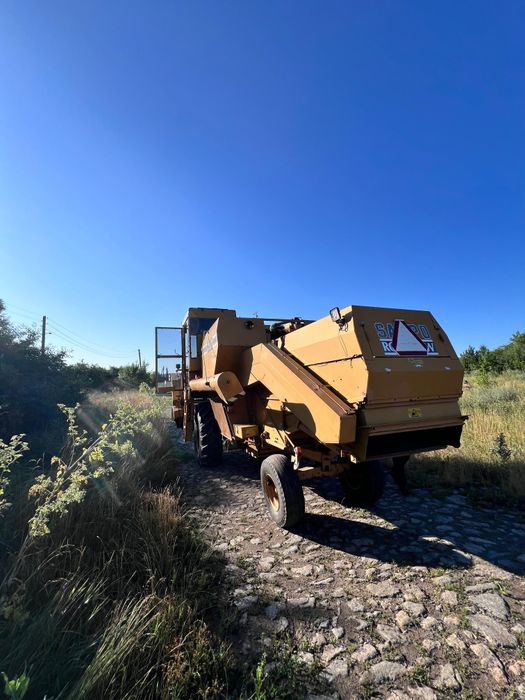 Продам комбайн sampo 600 в ідеальному стані  на першому обліку