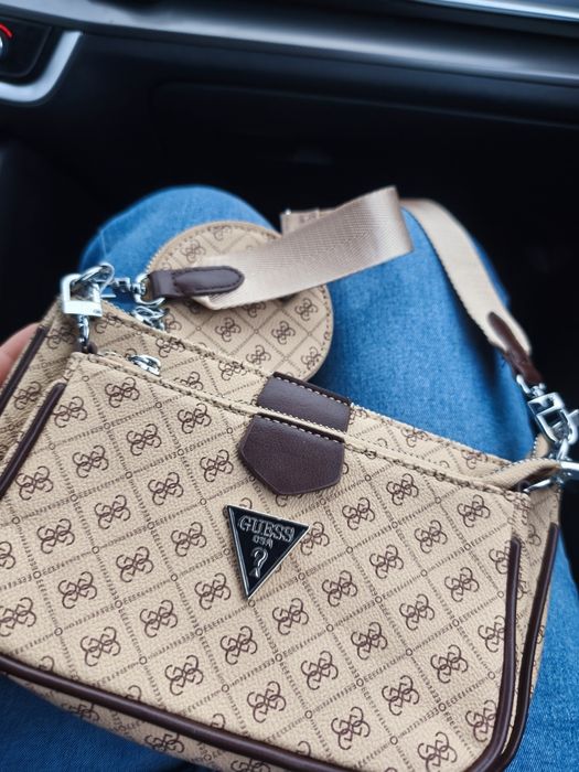 Torebka guess na co dzień listonoszka Ala nerka przez ramię beżowa