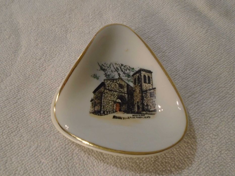 Aneleira porcelana da Candal - alusiva ao Mosteiro de V.N. Famalicão