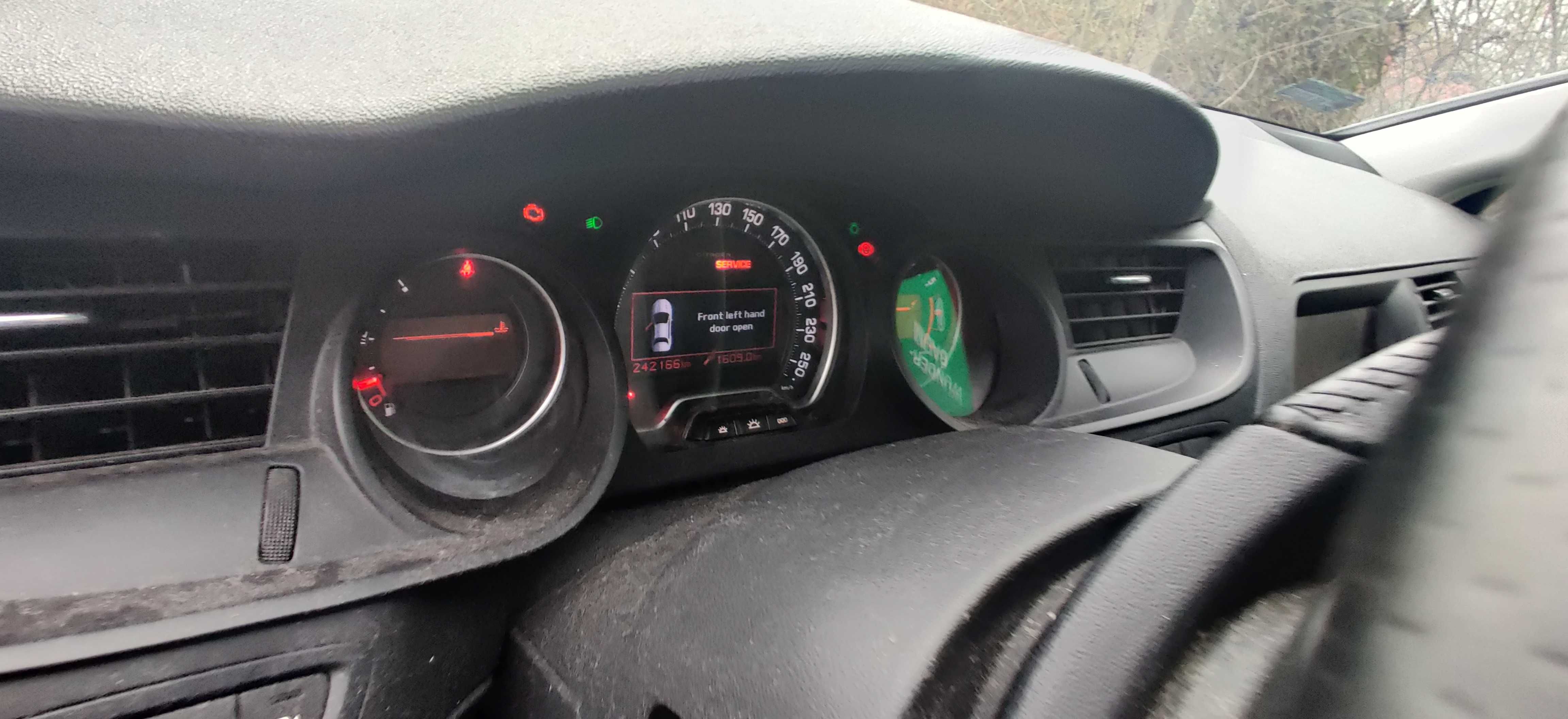 Citroen C5 X7 uszkodzony silnik - pali jeździ