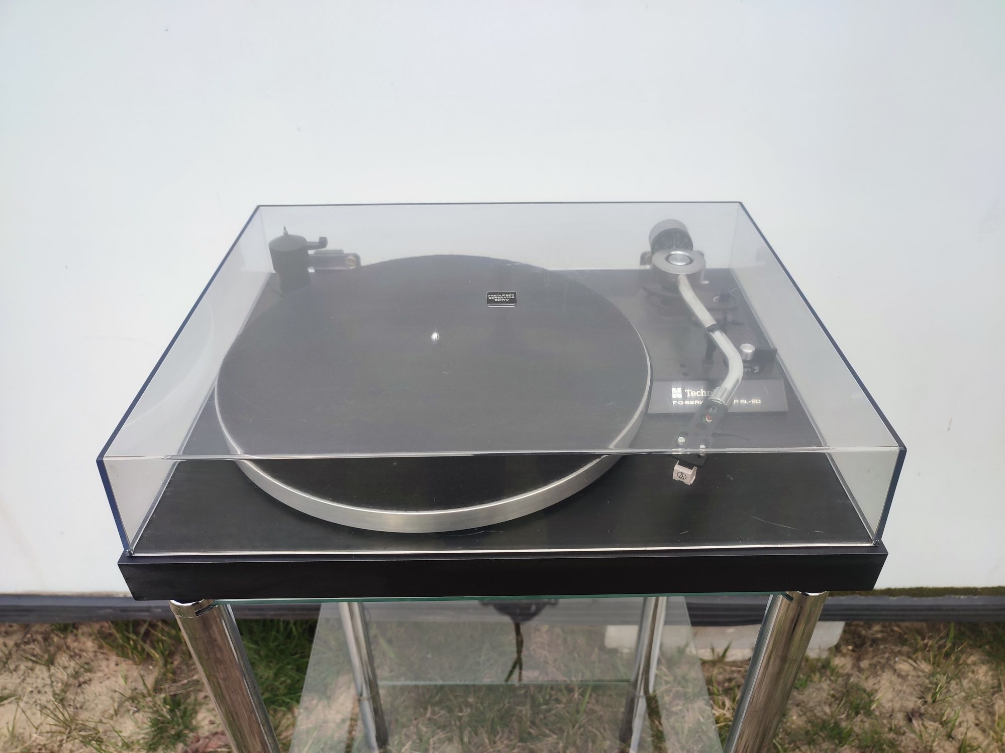 Gramofon Technics SL-20