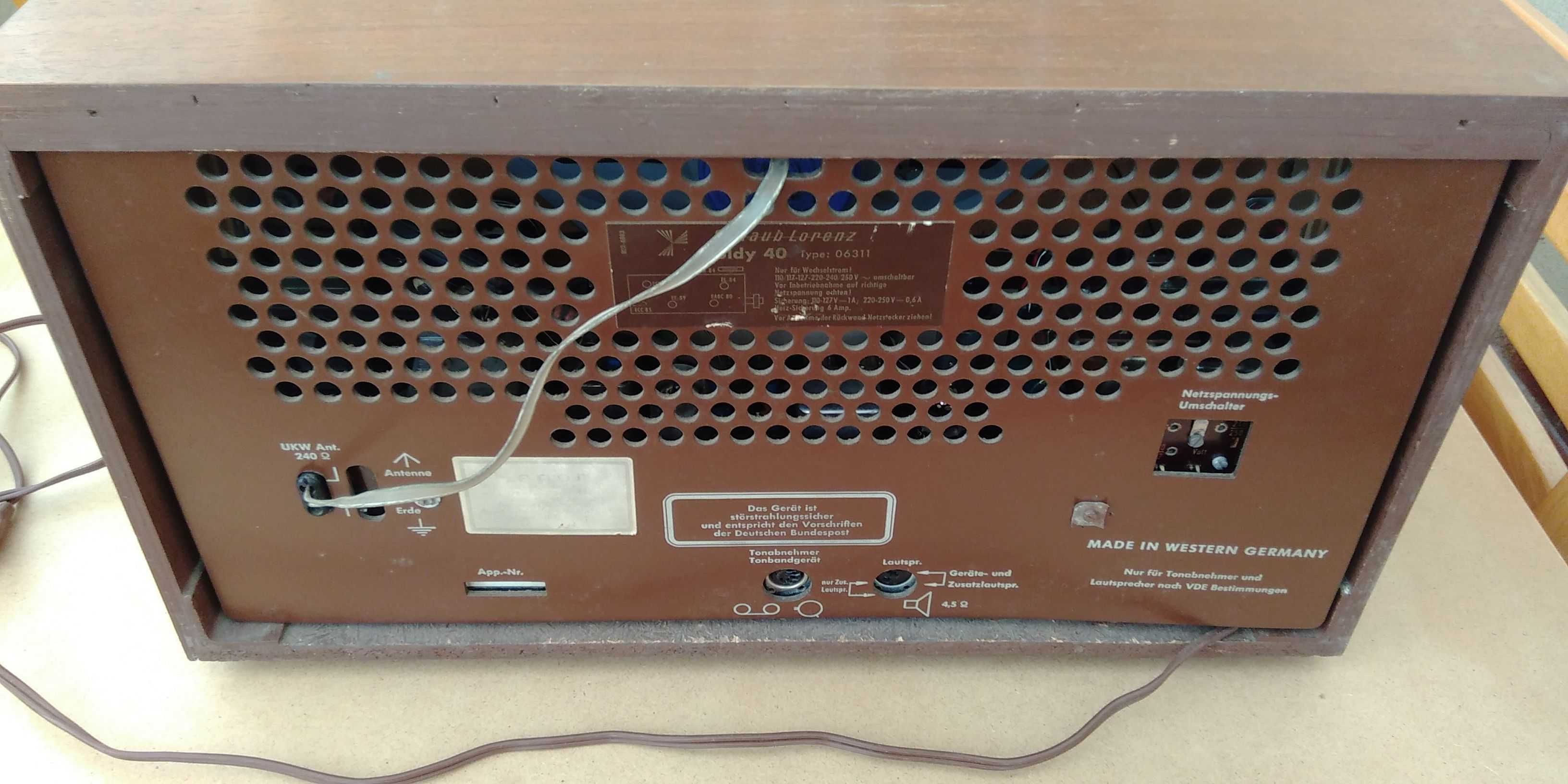 Rádio Antigo a Válvulas Schaub Lorenz Goldy 40