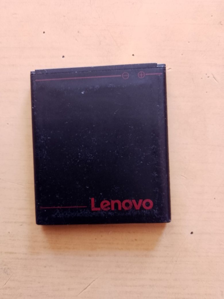 Продаю батарею Lenovo.