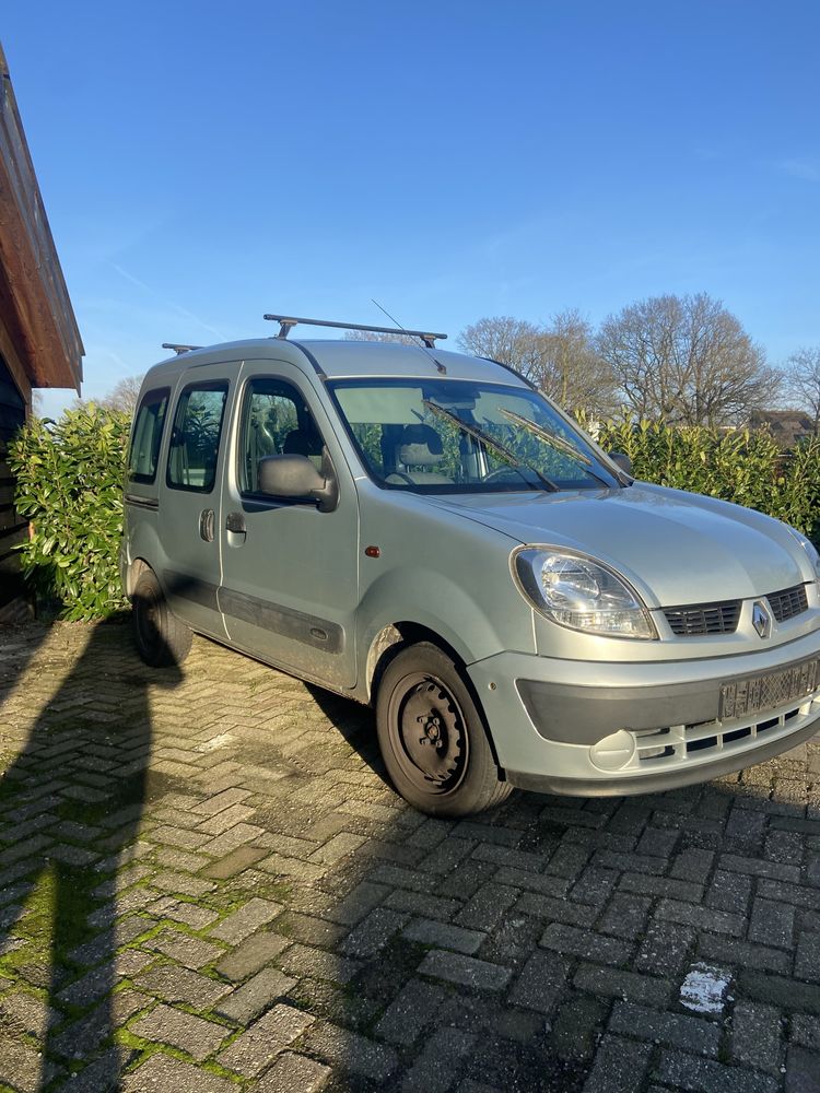 Продам  renault kangoo avtomat !