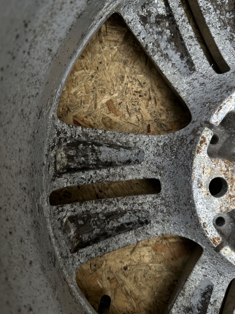 Диски5/114 R16 ET31.5  ЦО(діа)67.1 титани диски
