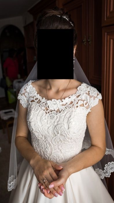 Весільне плаття з мереживом
