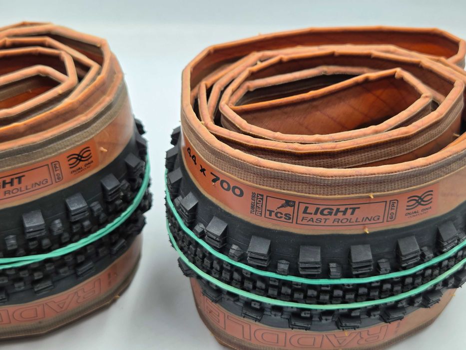 Nowe opony WTB RADDLER TCS 700X44C / gravel