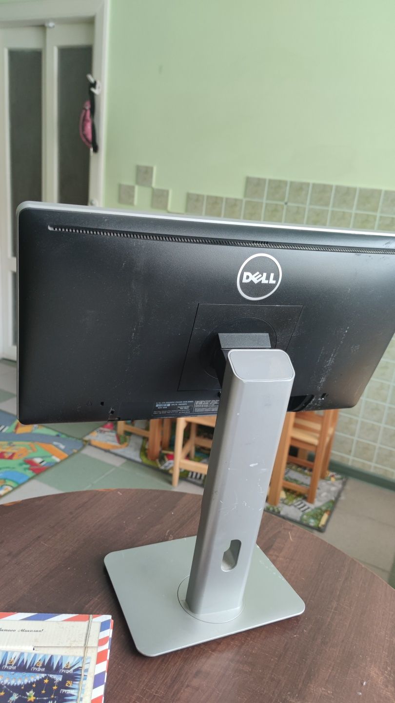 Monitor Dell  08hrps