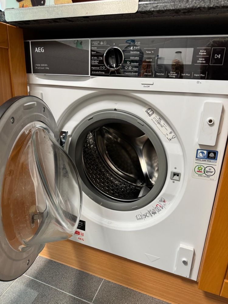 Maquina de lavar roupa de encastre AEG 8kg top da gama da AEG