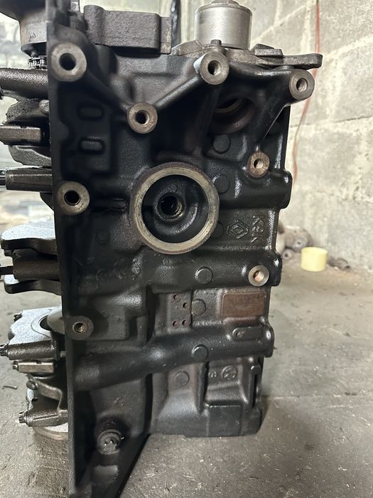 Блок k9k,колінвал k9k,поршня k9k