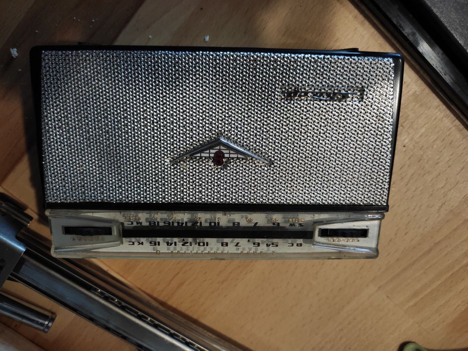 Stare radio tranzystorowe Sharp zabytek vintage