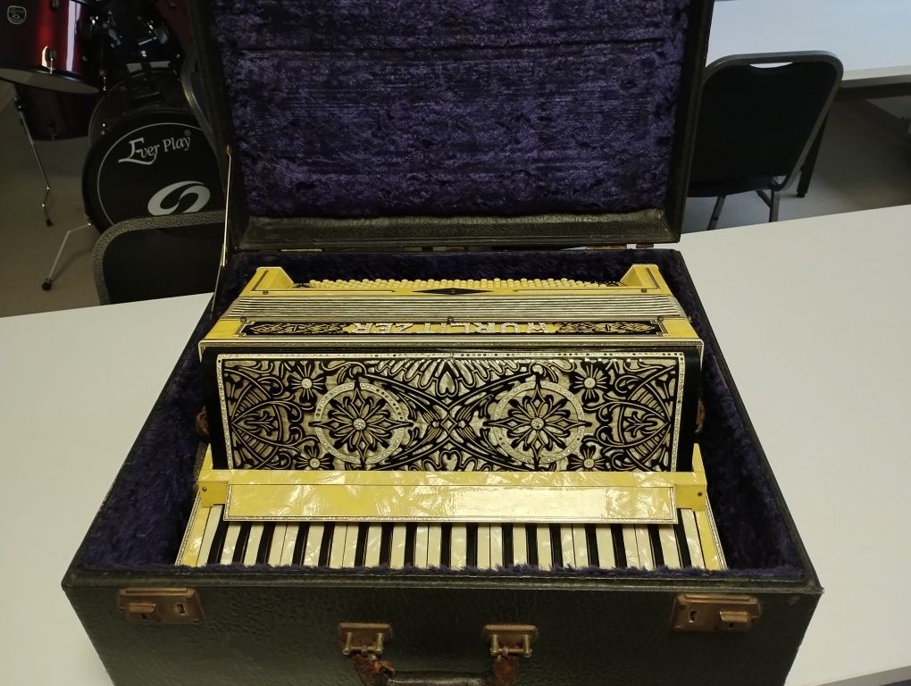 Akordeon wurlitzer 120