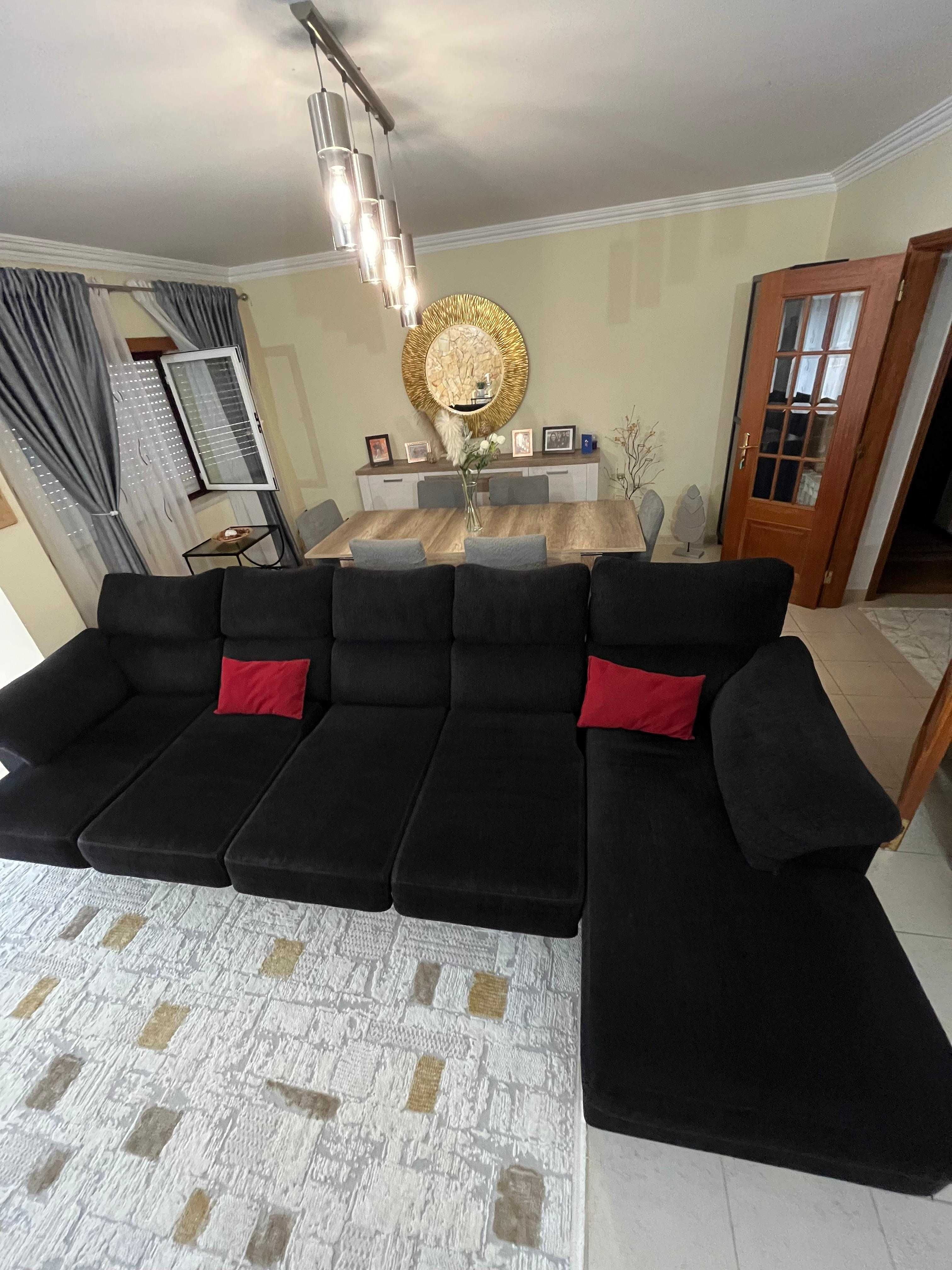 URGENTE Sofá com 4 lugares mais o chaise longue