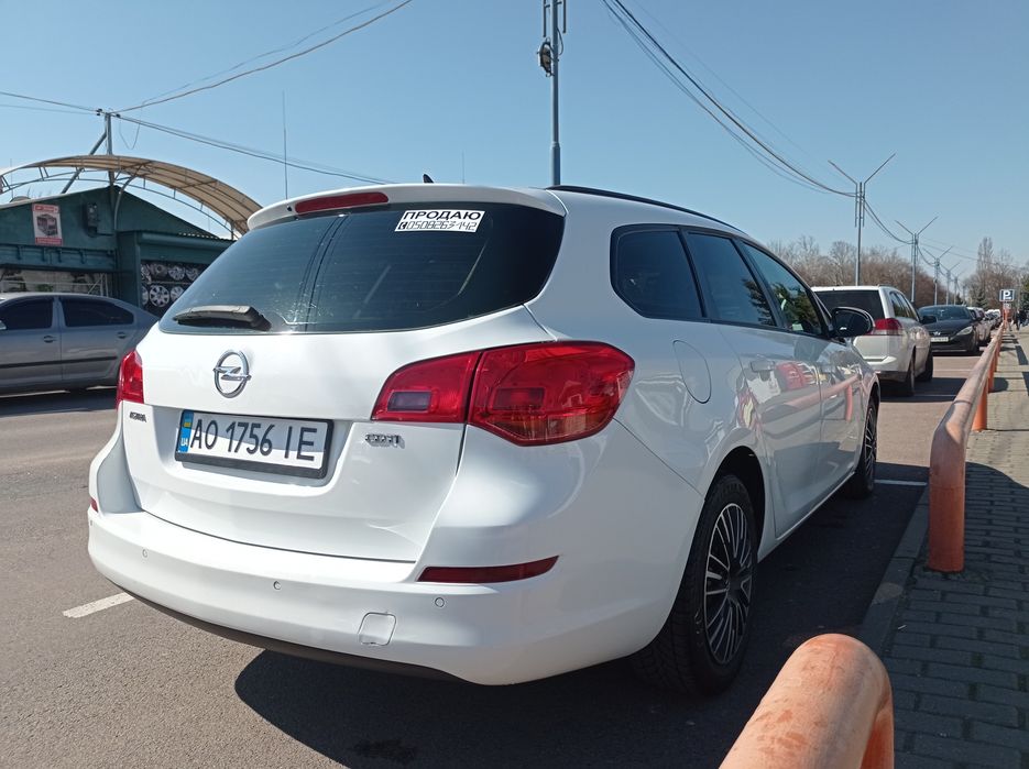 Opel Astra j 2011р. 1.7 Diesel