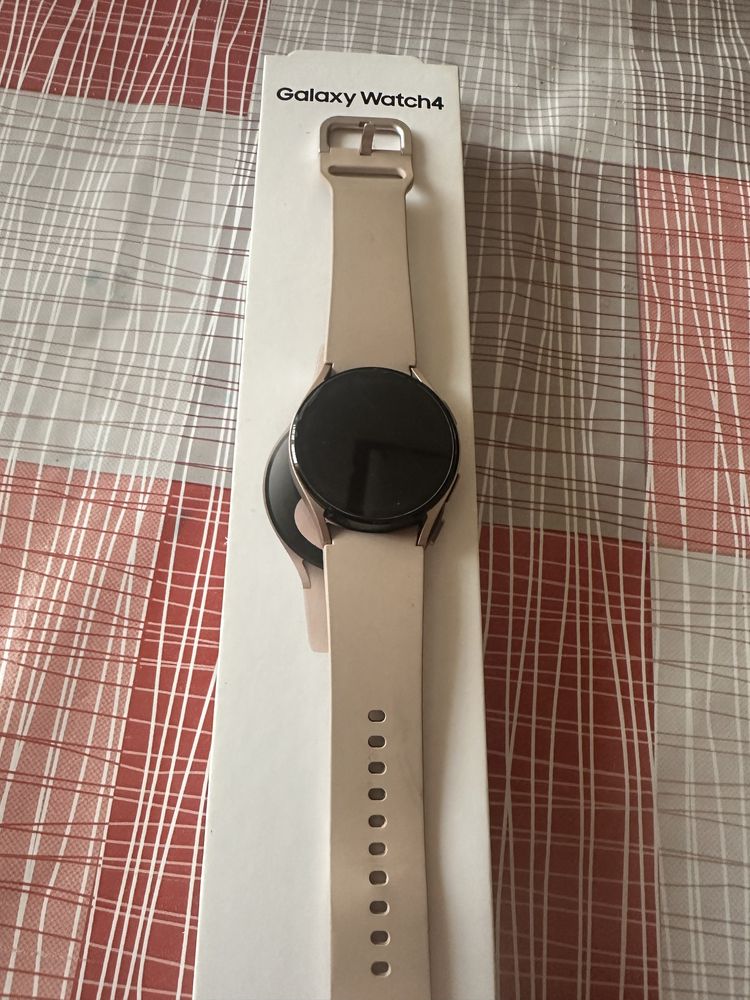 Годинник Samsung galaxy watch 4