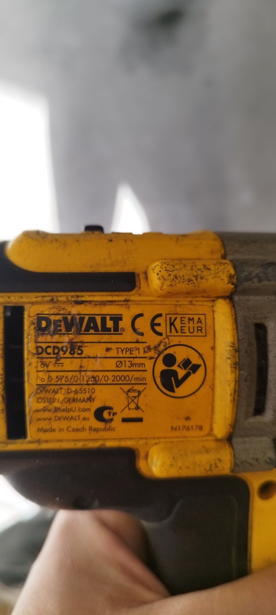 Wkrętarka DeWalt dcd985