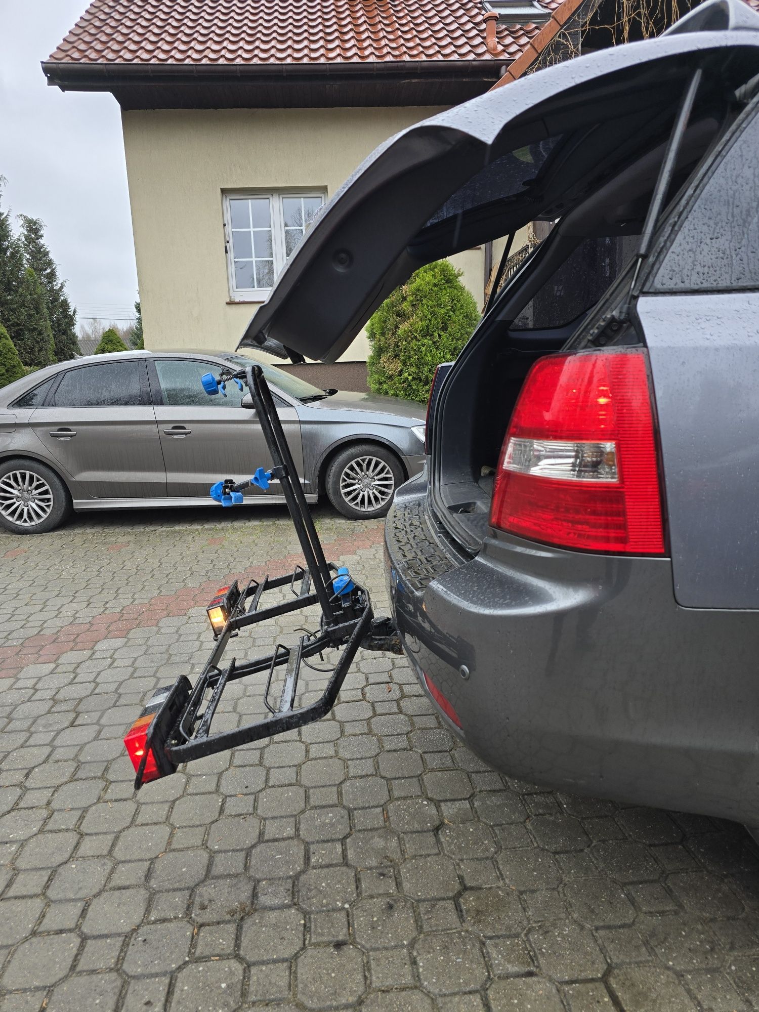 Bagażnik rowerowy na hak MTF 75kg 2 rowery