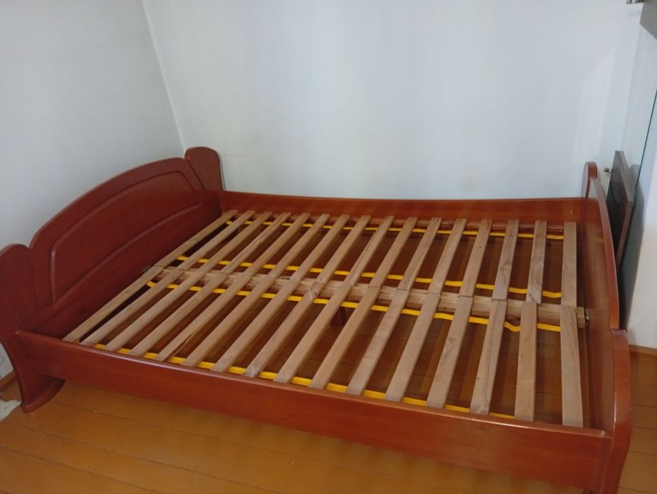 Łóżko drewniane 160x200 sypialnia