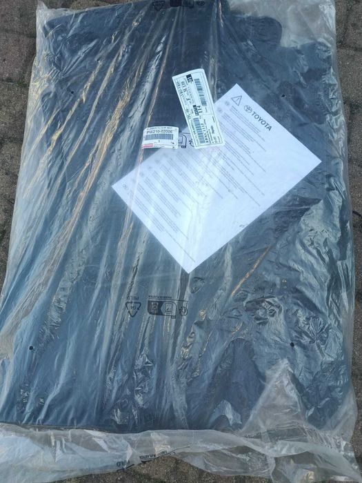 Toyota Corolla | Oryginalne Dywaniki | Kosmetyki | Zestaw powitalny