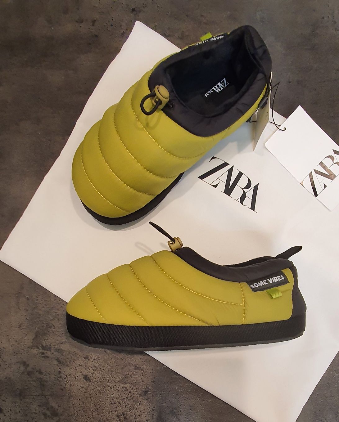 Zara трендові стьобані капці міні ультра. Стильна нова модель унісекс.