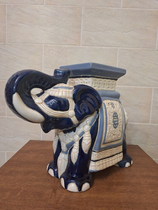 Słoń ceramiczny stojak