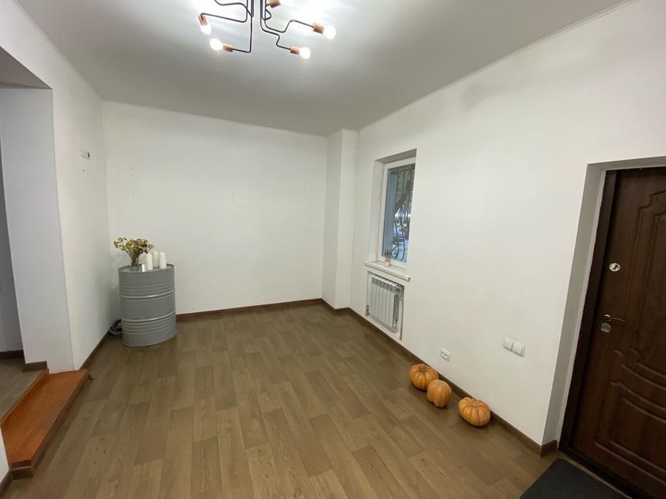 Продажа фасадного помещения в центре