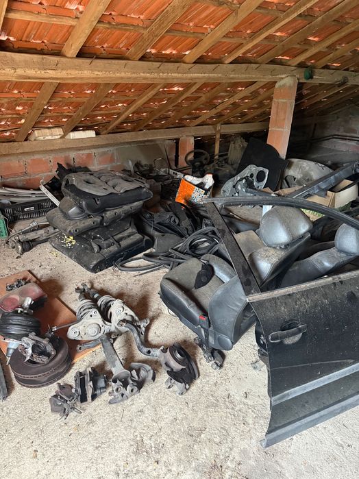 Vendo material passat 2001 eixo traseiro canga motor pd 130 cx de 5 v