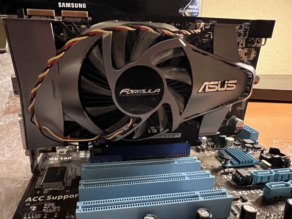 Материнська плата Asus M4A77T комплект phenom + radeon hd5750