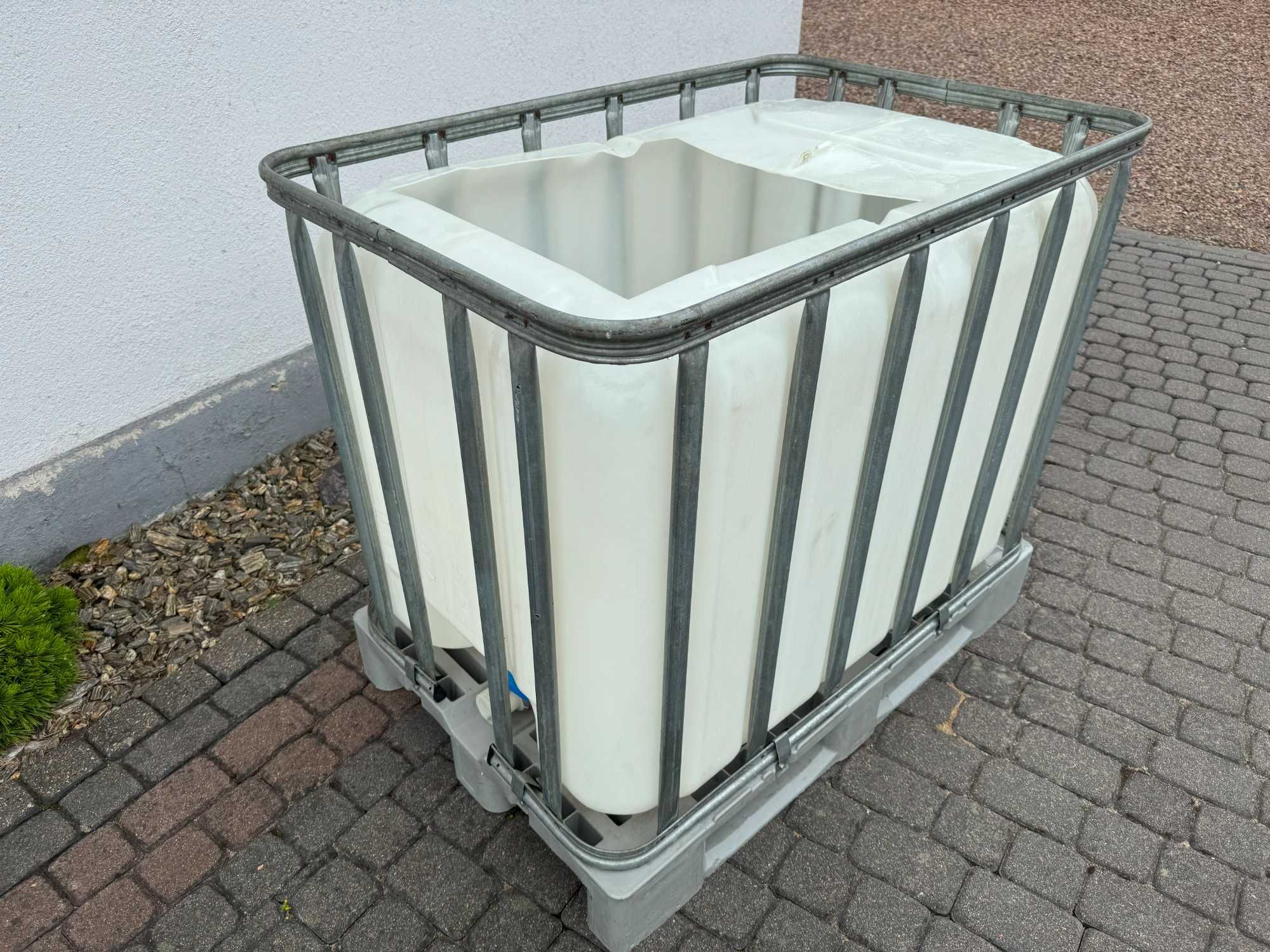 Mauzer zbiornik na wodę czysty 700 litrów nie 1000
