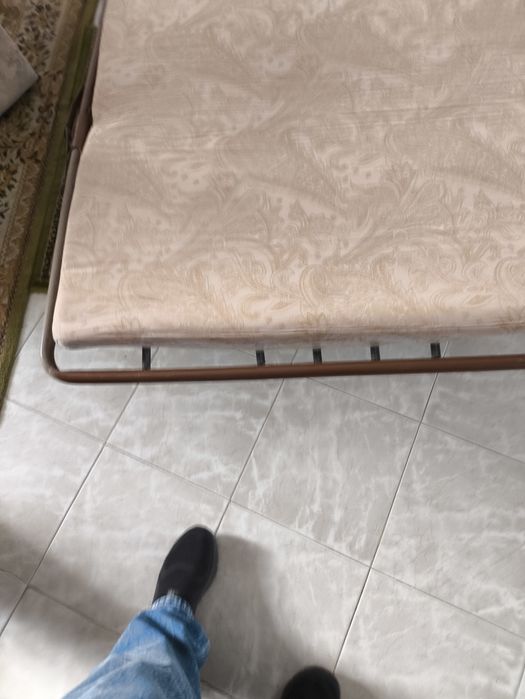 Sofá com cama em bom estado