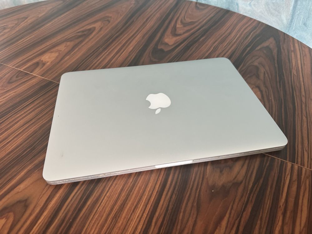 MacBook Pro (Retina, 13-calowy, początek 2015 r.) 