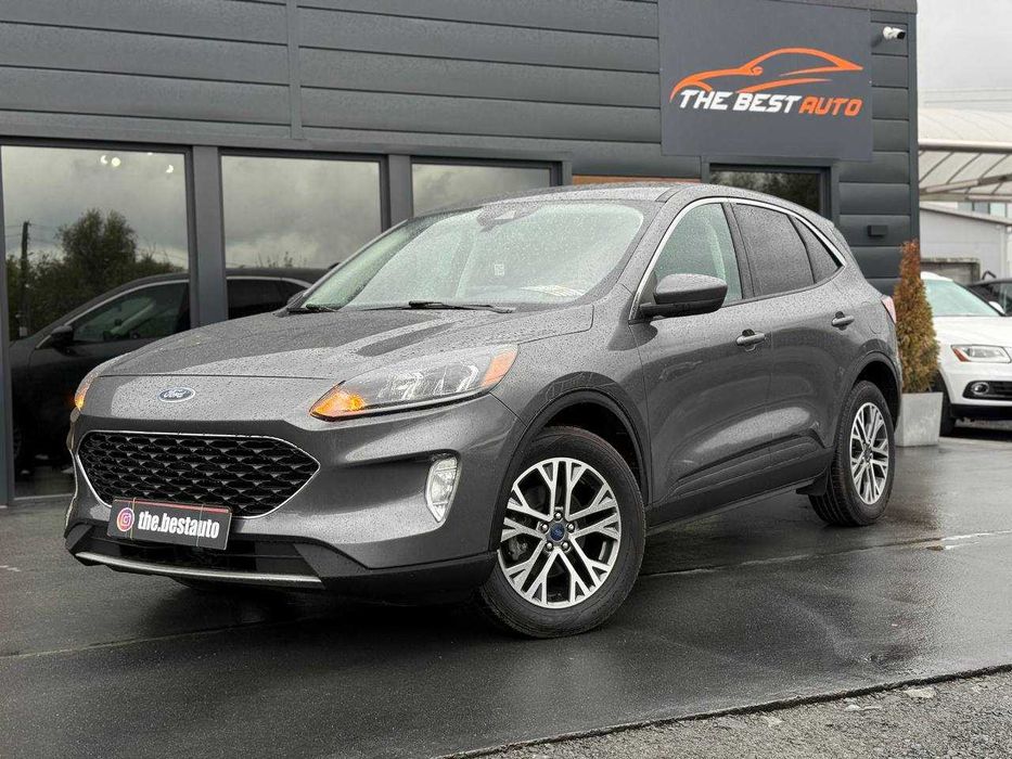 Авто в наявності Ford Escape 2021