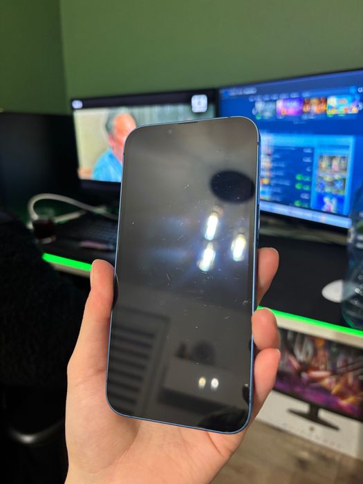 iPhone 13 128 гб 69% батарея