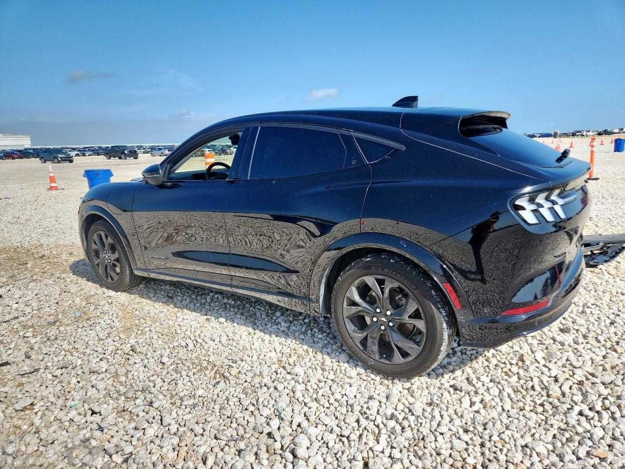 2023 Ford MUSTANG MACH-E Premium