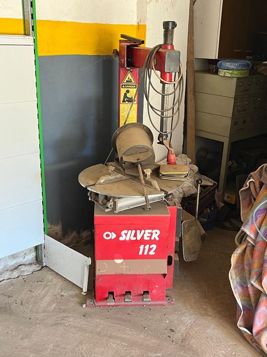 Máquinas desmontar equilibrar  pneus