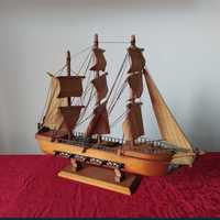 Barco de guerra em madeira - vintage

- Feito à mão
- Com uma sereia n