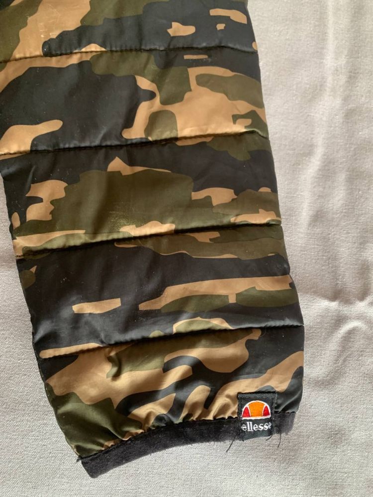 Куртка бомбер Ellesse Camo мілітарі еліс мікропуховик