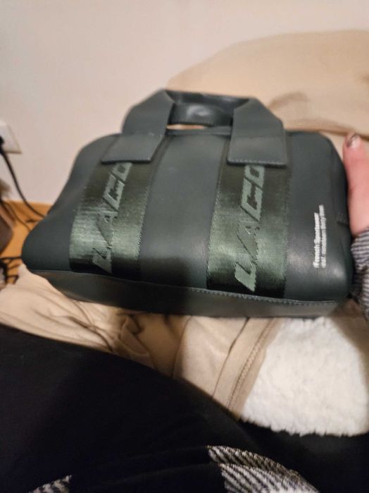 Mala lacoste nova
