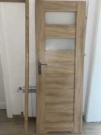 Nowe drzwi łazienkowe z futryną
