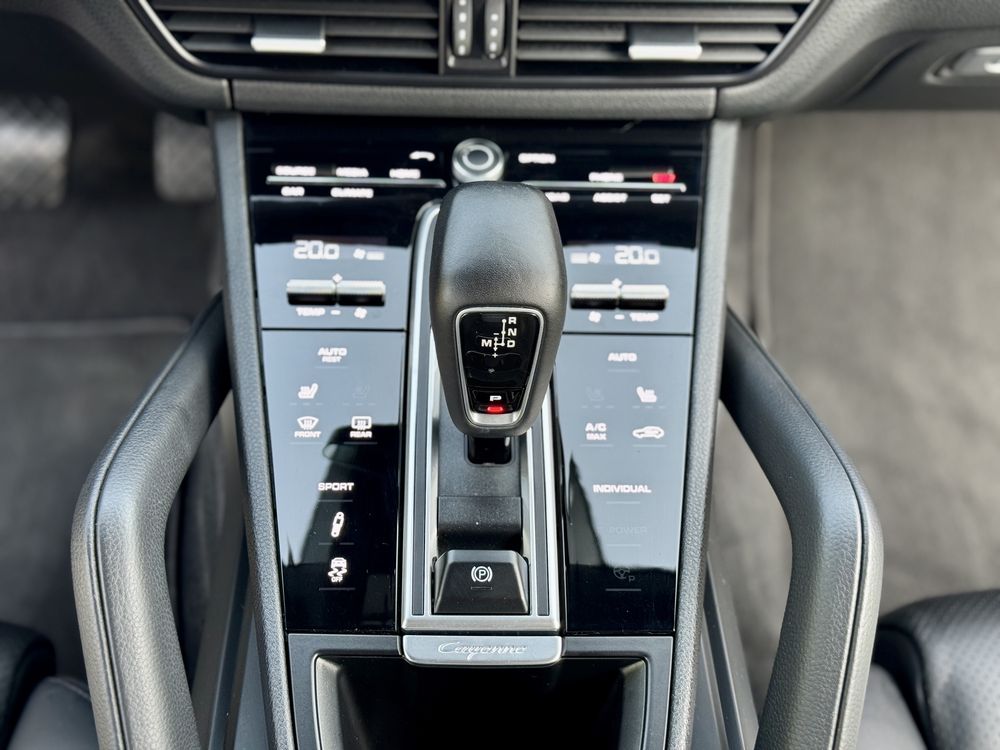 Porsche Cayenne Official