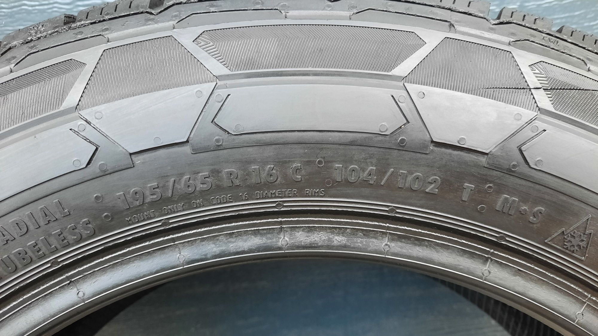 Continental 195/65 R16 C VanContact Winter