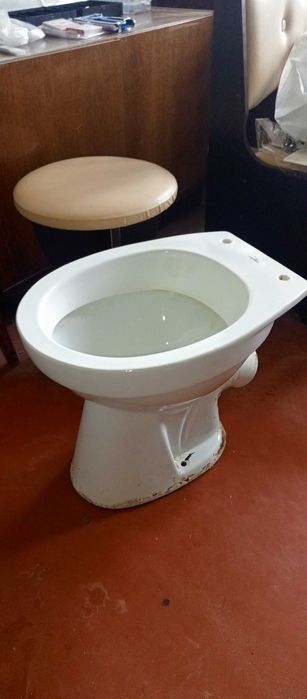 Унитаз без бачка