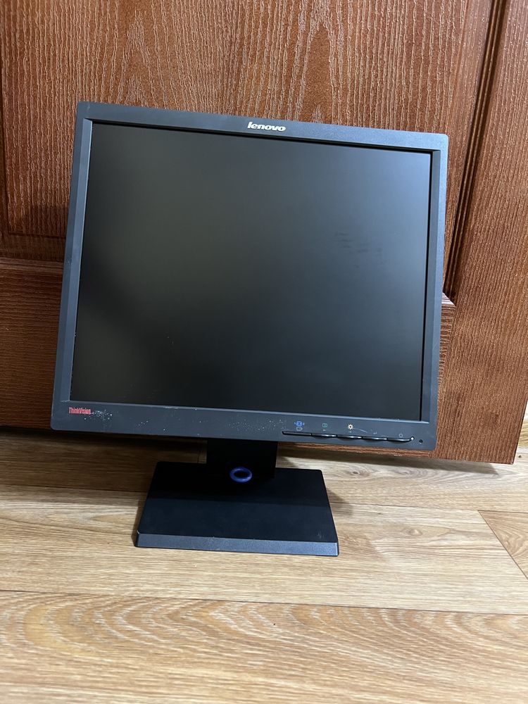 Відам монітор Lenovo ThinkVision
