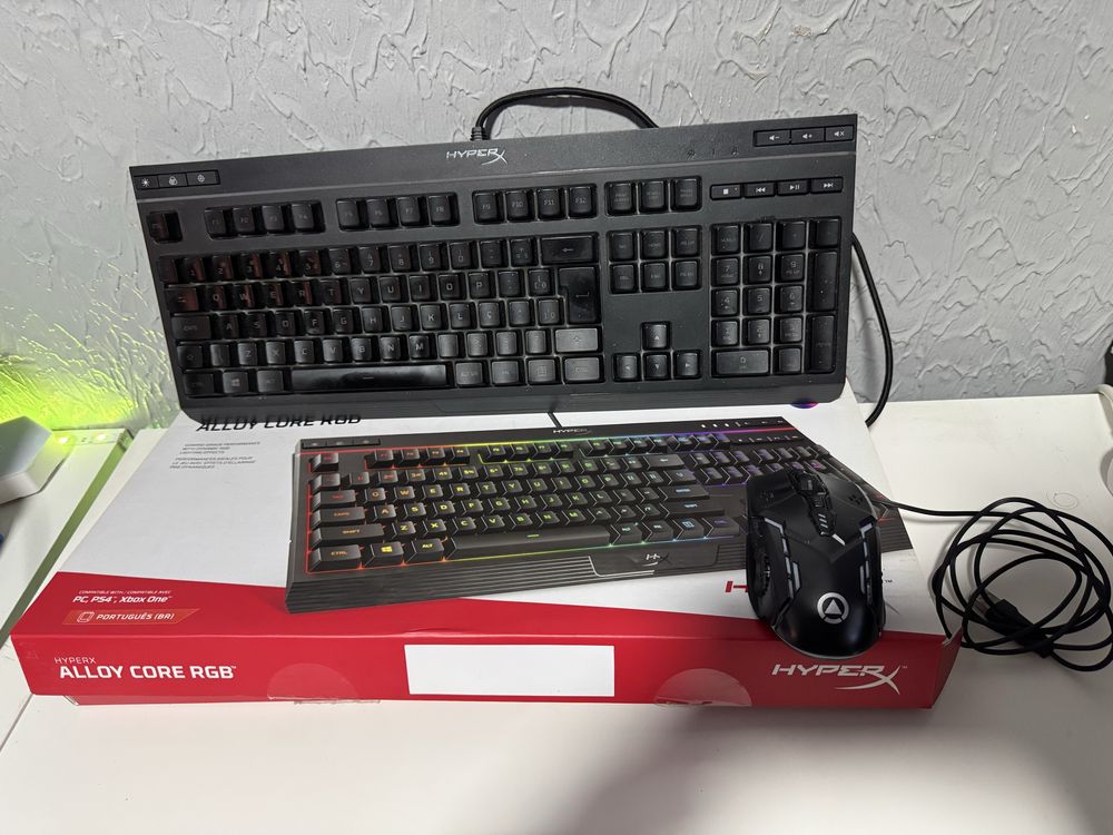 Teclado hyperx e mouse