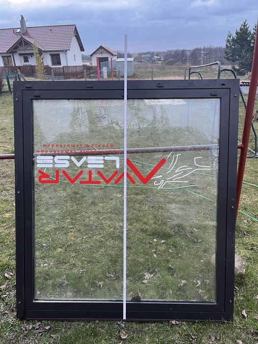 OKNO aluminiowe 154 cm wysokie 143 cm-szerokie.